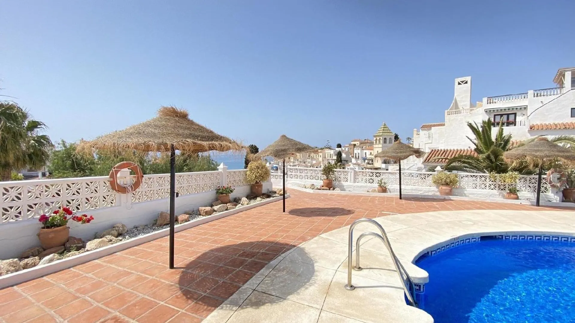 Ferienwohnung Fuer 6 Personen Ca 90 Qm In Nerja, Andalusien Costa Del Sol شقة
